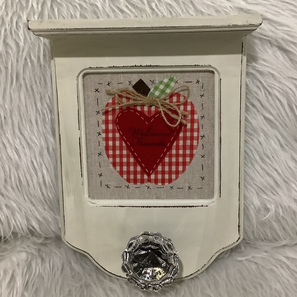 Welcome friends wall decoration